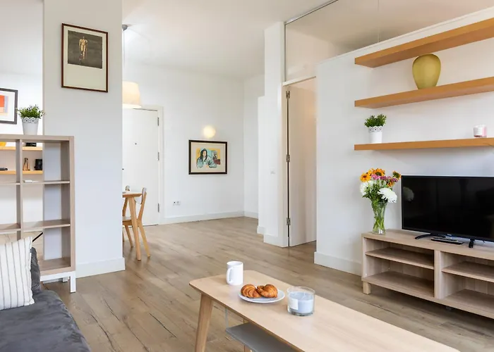 Mayerling Bisbe Urquinaona *